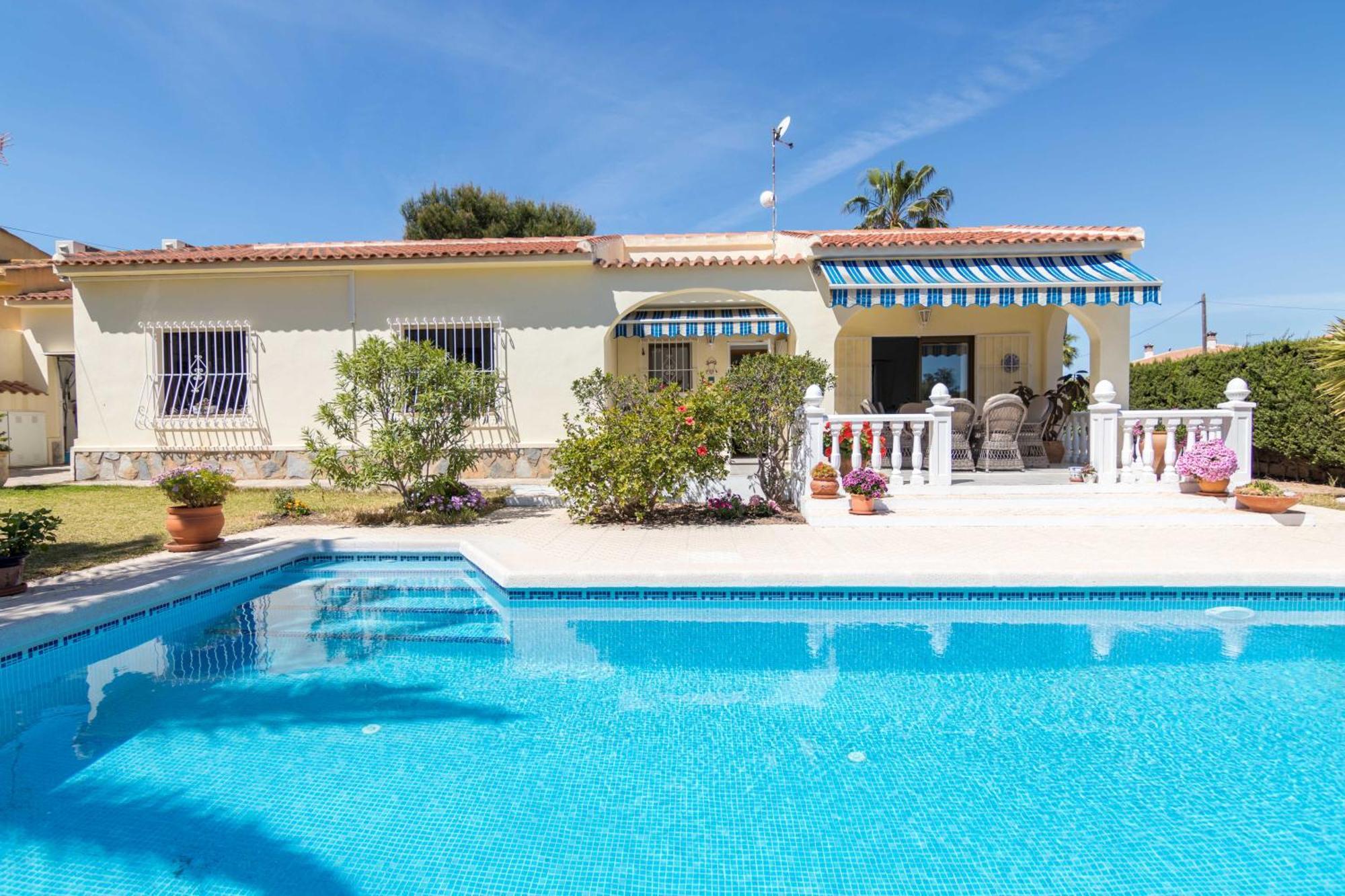 Charming One-Floor Villa With Private Pool In Los Balcones Торевьиа Экстерьер фото